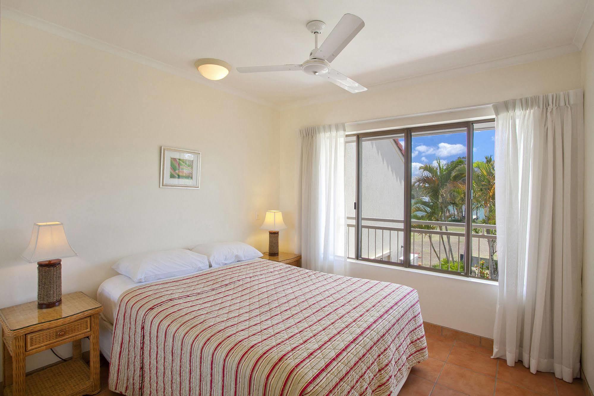 Мотель Cayman Quays Нусавиль Экстерьер фото